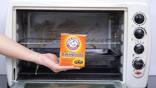 cách làm sạch lò vi sóng bằng baking soda